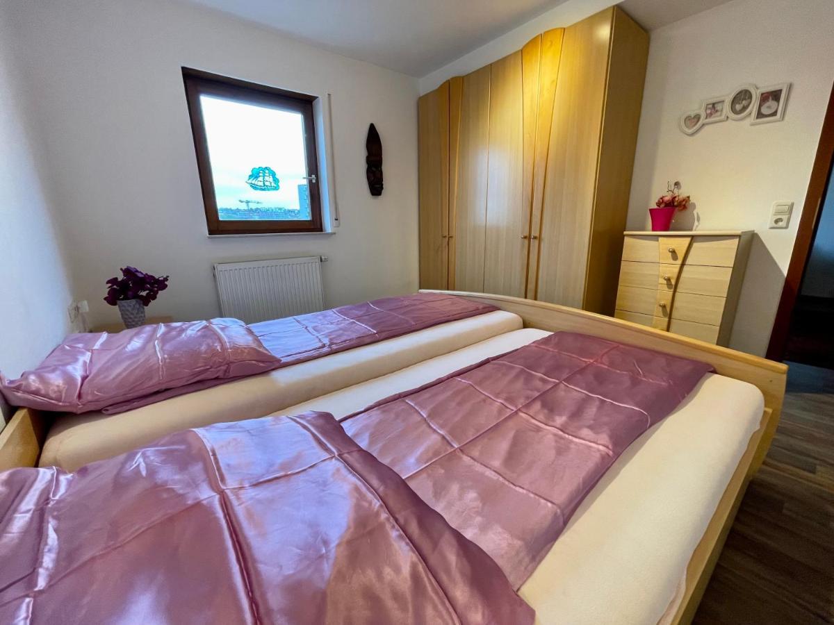 Wunderschoenes In Der Goldstadt Apartment