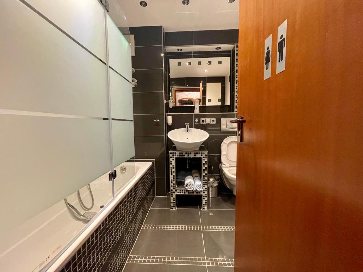 Apartment Wunderschoenes In Der Goldstadt